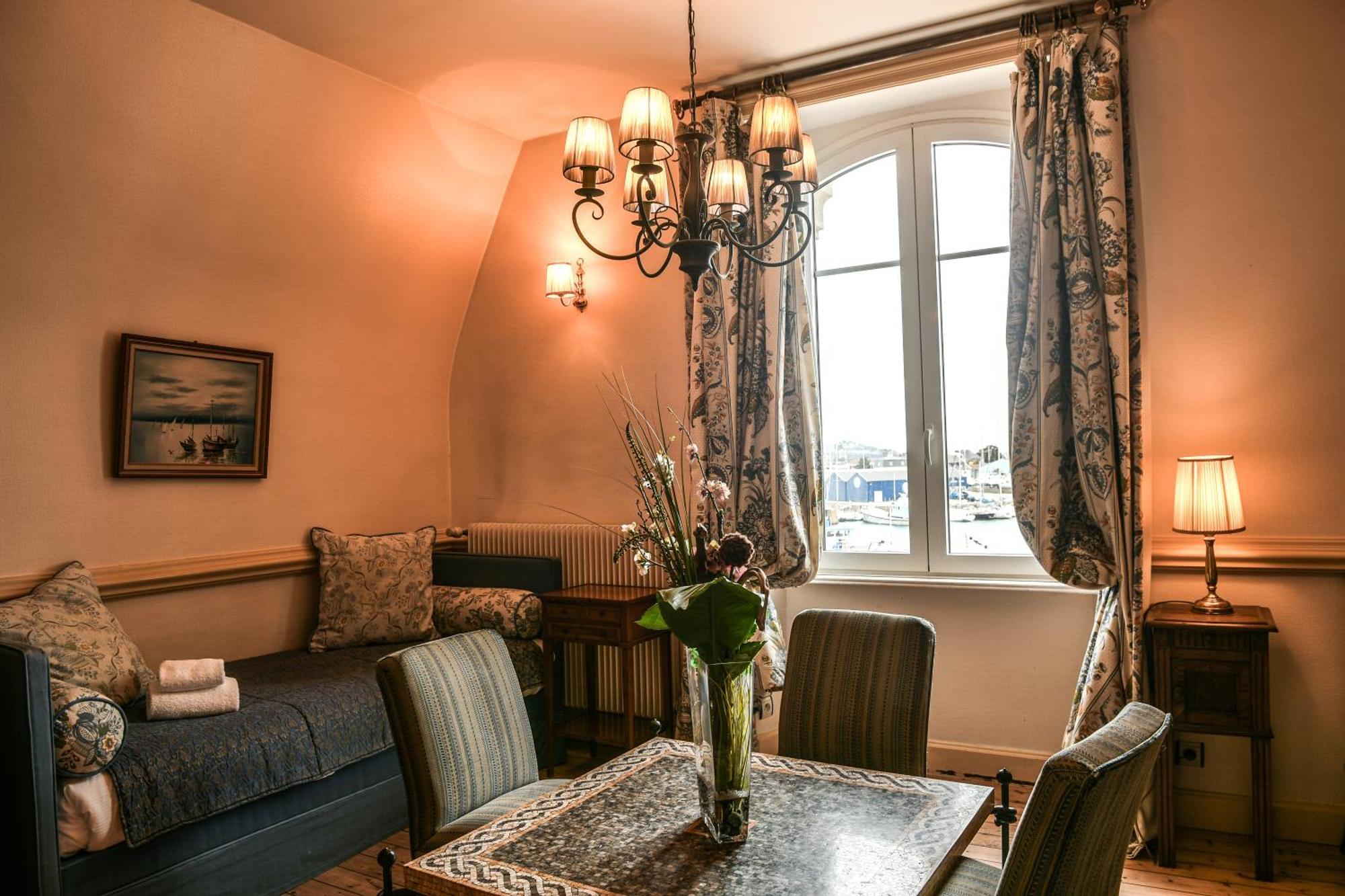 Hotel K'Loys Paimpol Eksteriør billede